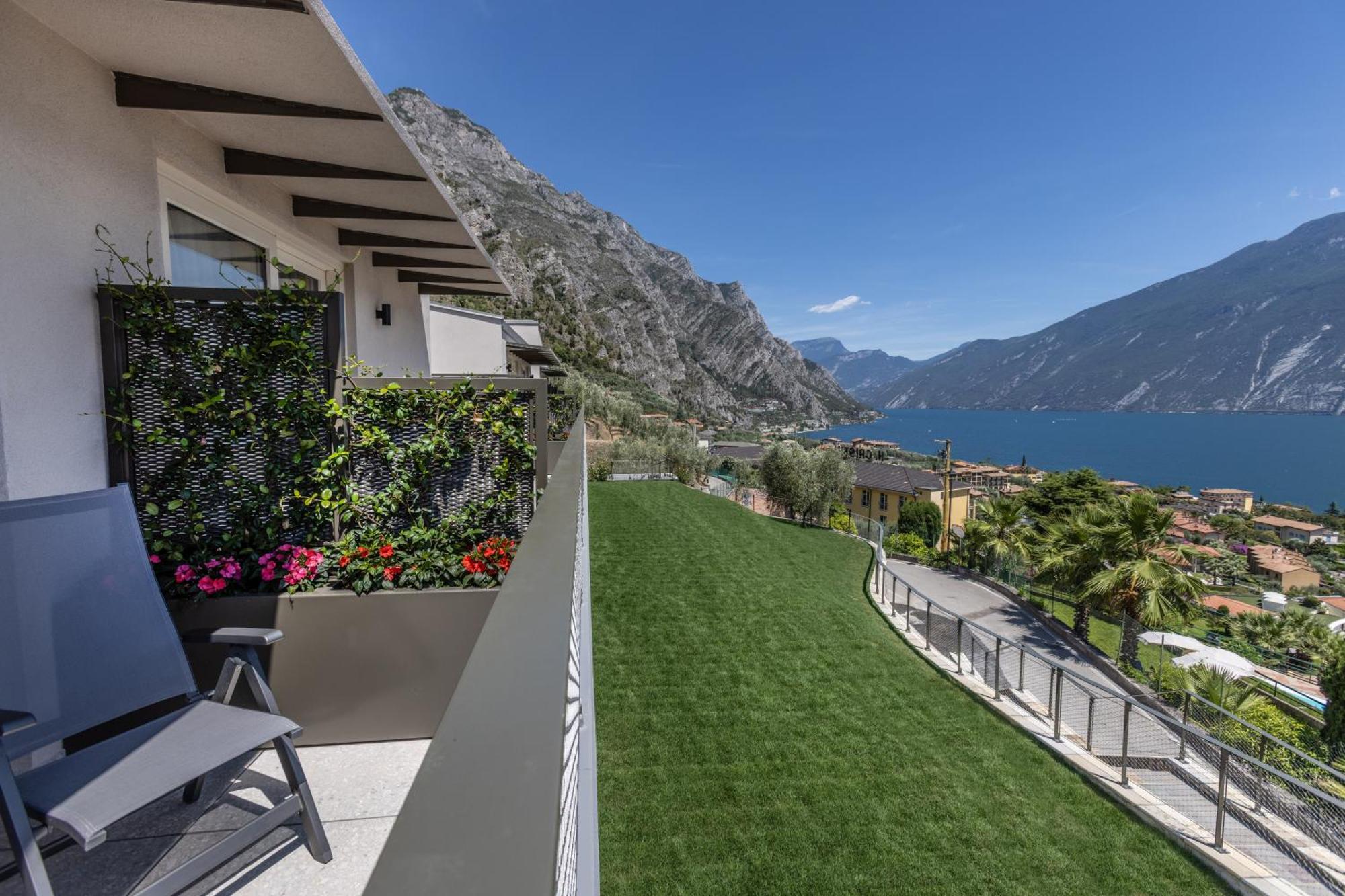 Llac Living Nature Hotel Limone sul Garda Habitación foto